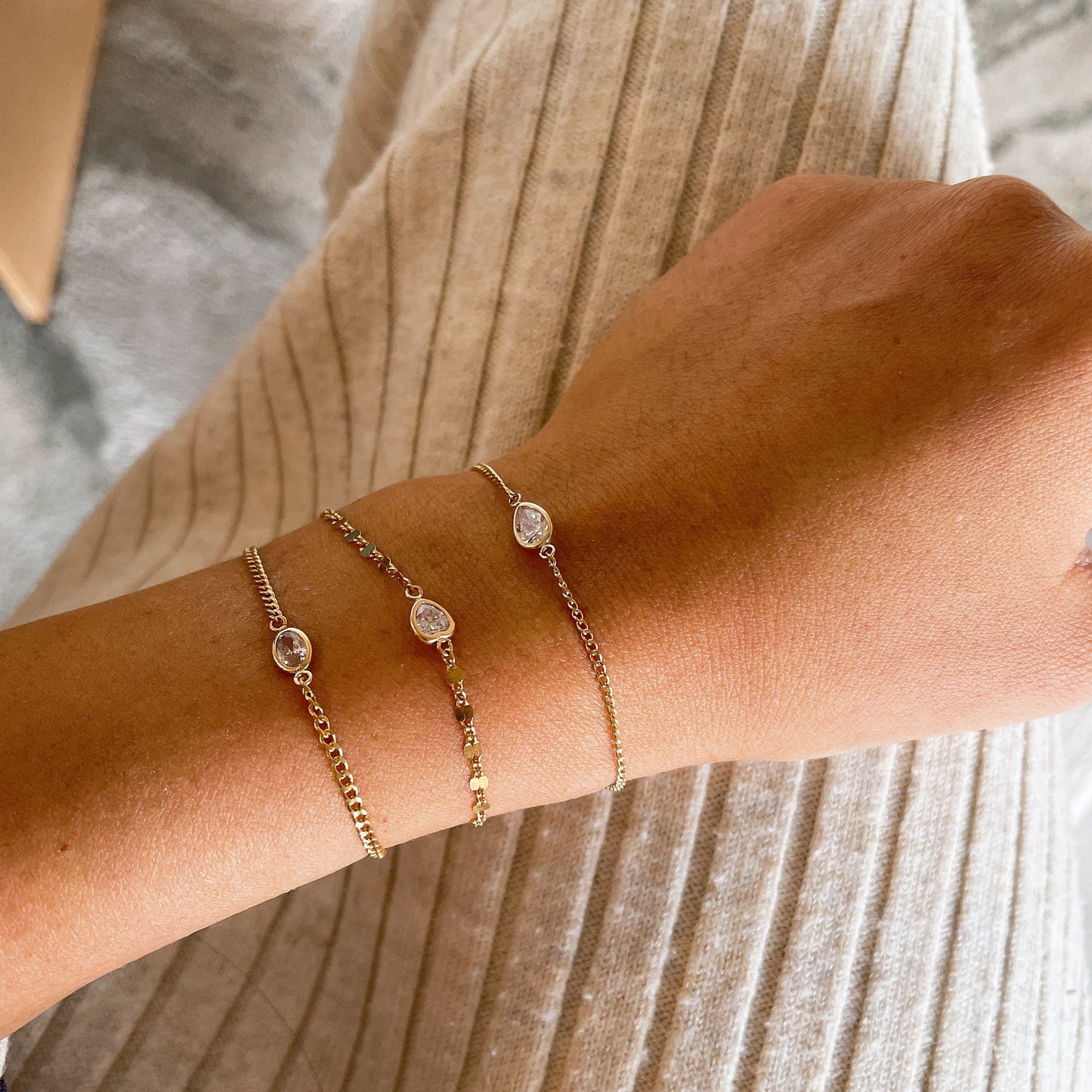 14KGF Solitaire CZ Bracelet: Minimalist Curb Chain Charm